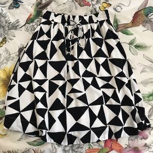 LOFT Ann Taylor skirt. Black and white triangles.